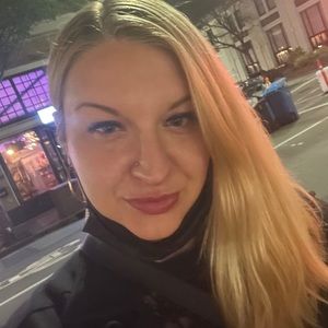 Meet your Posher, Elena